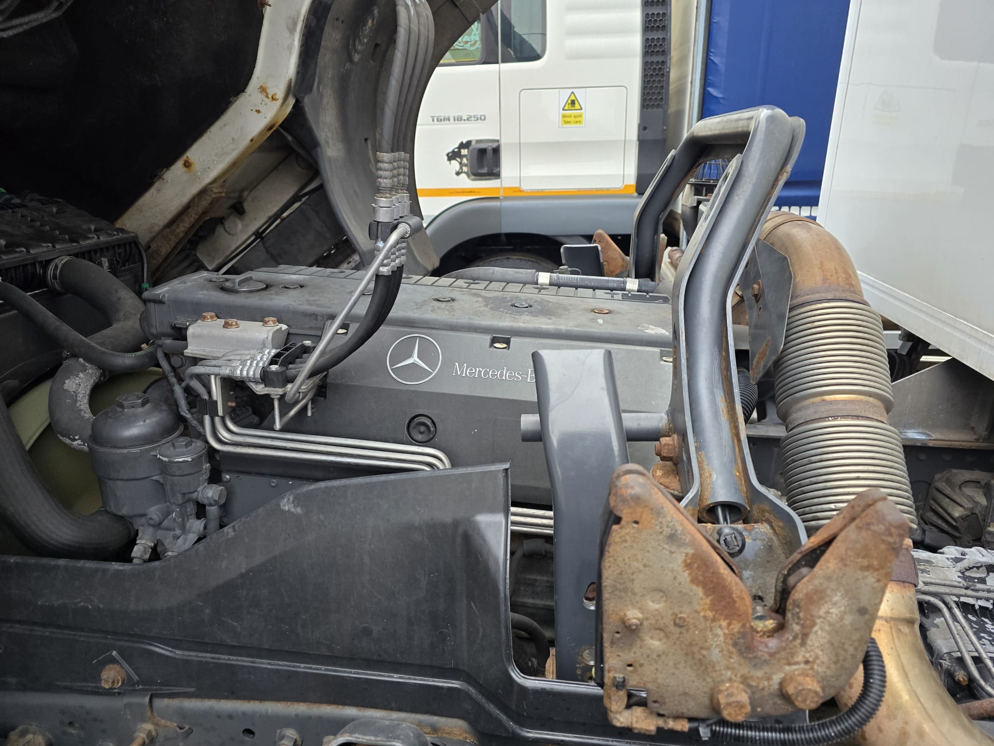 Mercedes Axor 1824 Day Cab Fridge Box