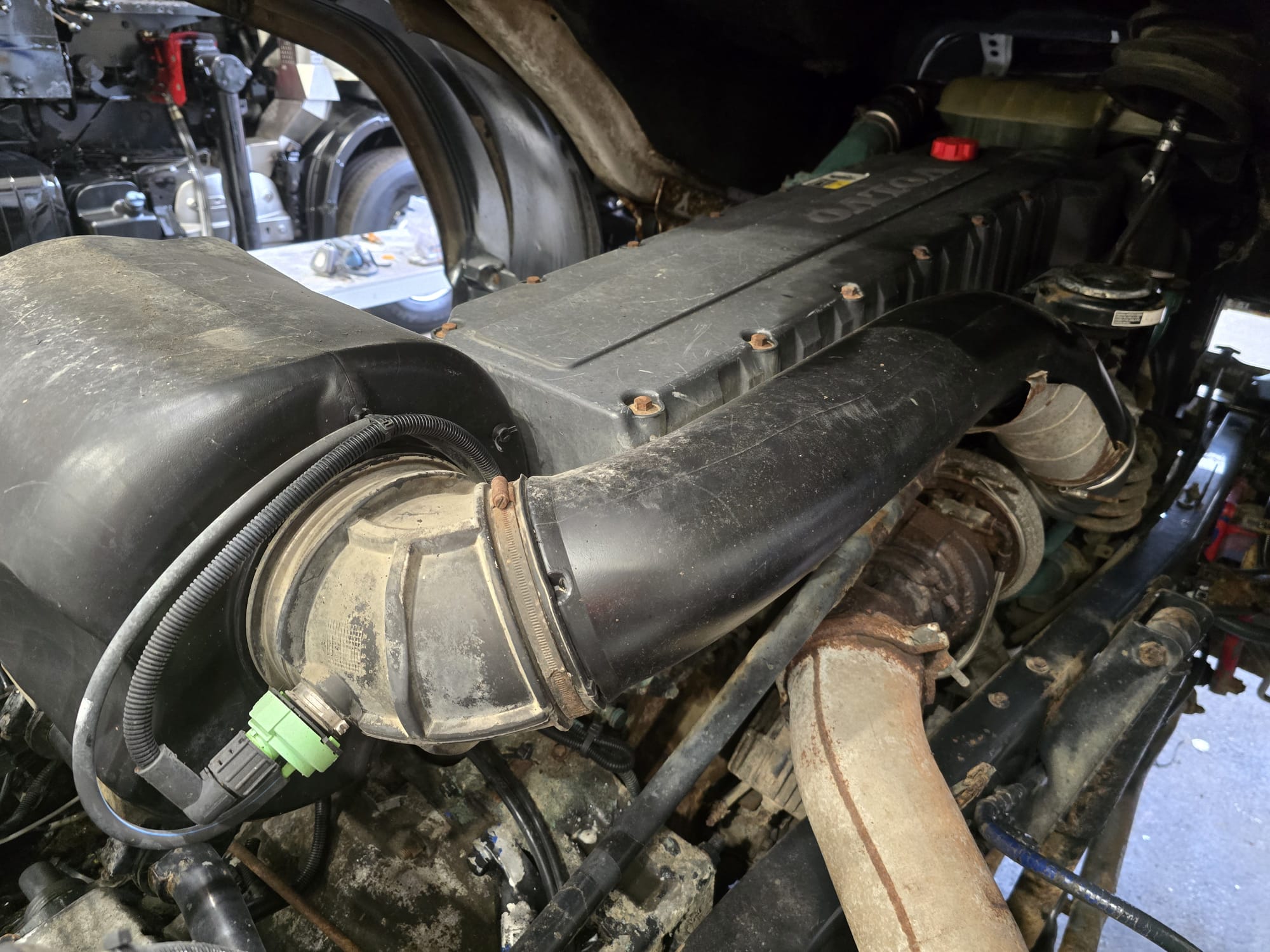 Volvo FM12 420 6×2 Midlift Tractor Unit Manual