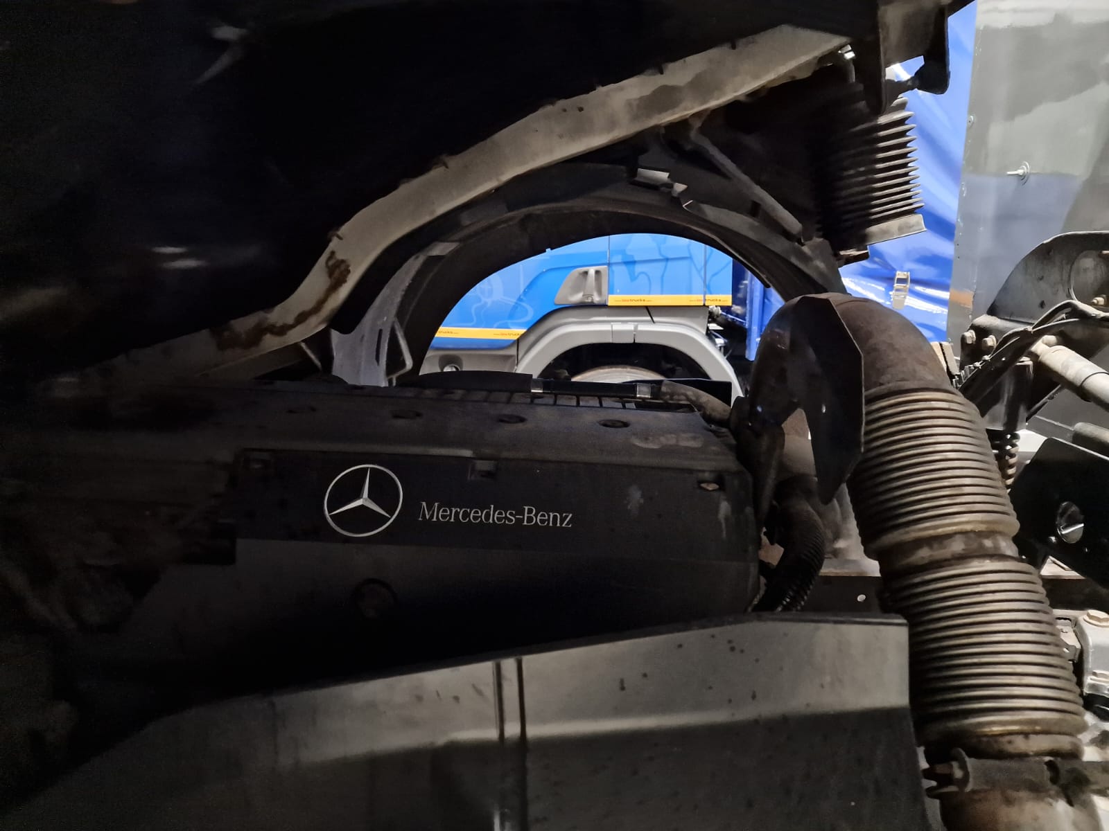 Mercedes Axor 1824 Sleeper Cab Flatbed