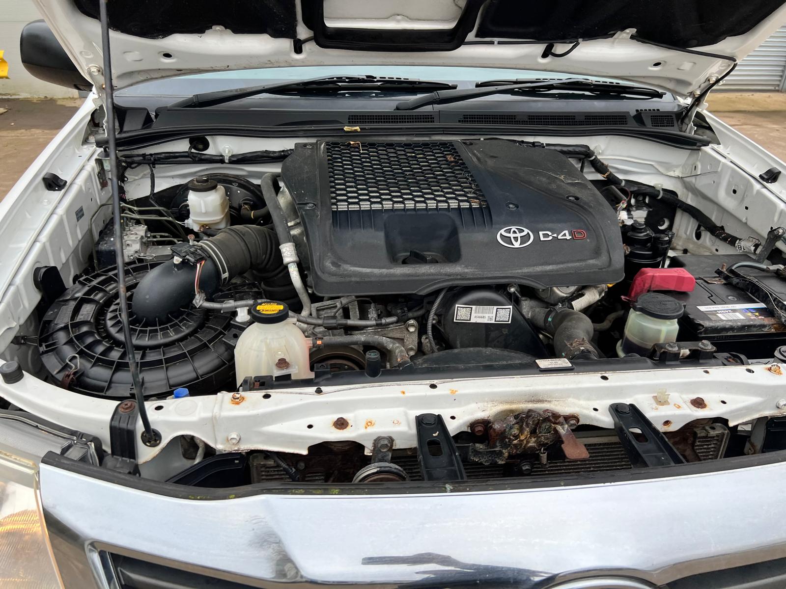 Toyota Hilux 2.5 D-4D 4×4 Double Cab Pick Up