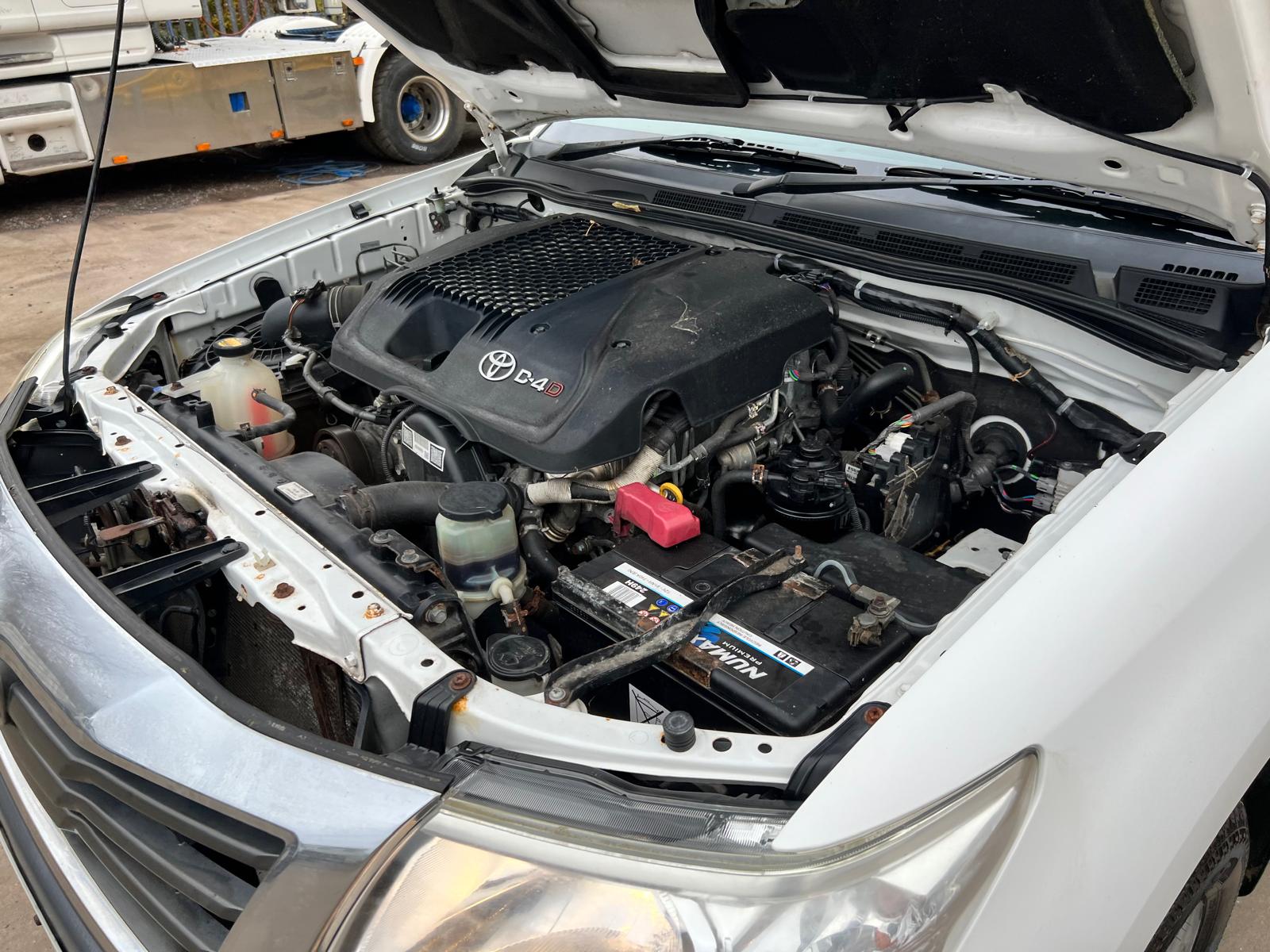 Toyota Hilux 2.5 D-4D 4×4 Double Cab Pick Up