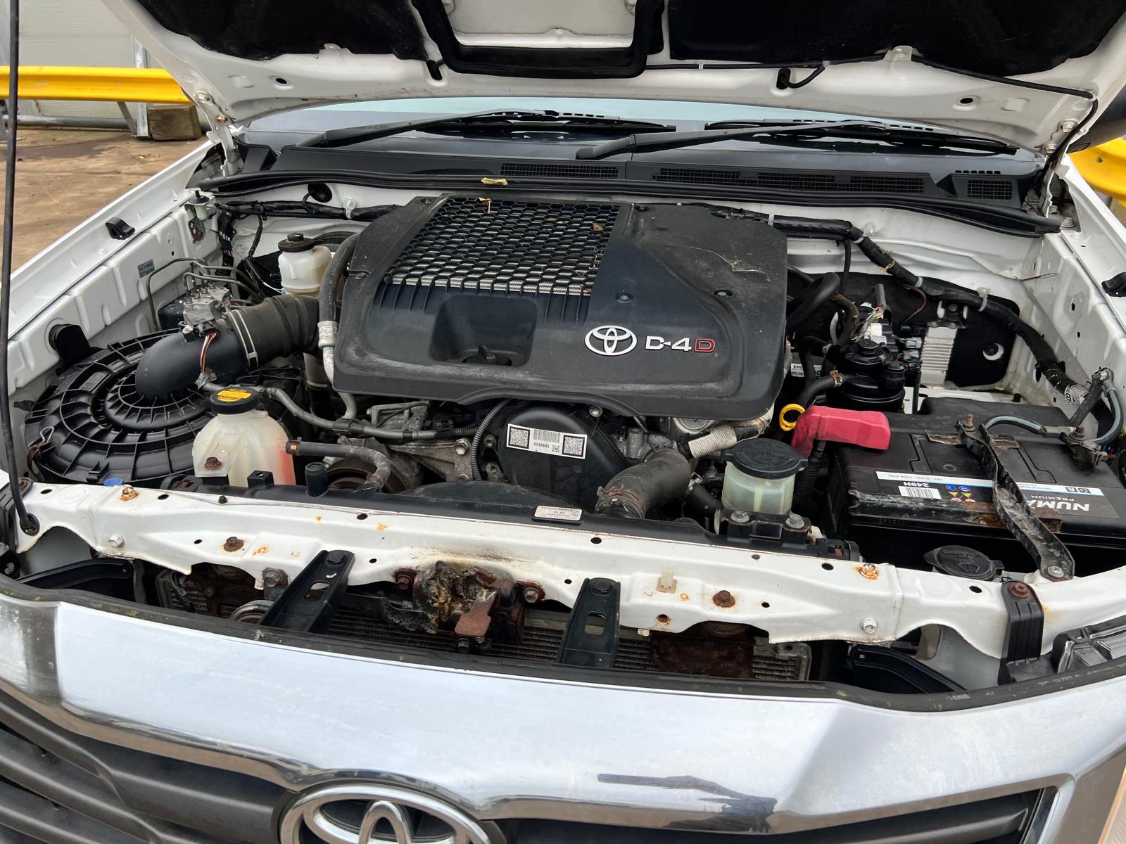 Toyota Hilux 2.5 D-4D 4×4 Double Cab Pick Up