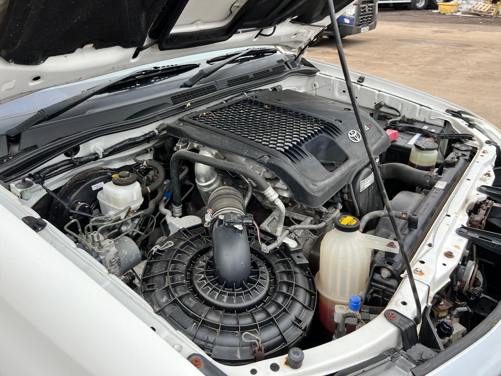 Toyota Hilux 2.5 D-4D 4×4 Double Cab Pick Up