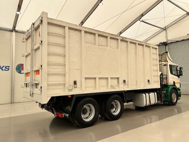 Scania P270 10 Tyre Day Cab Bulk Tipper with Crane
