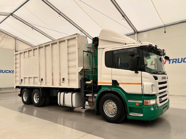 Scania P270 10 Tyre Day Cab Bulk Tipper with Crane