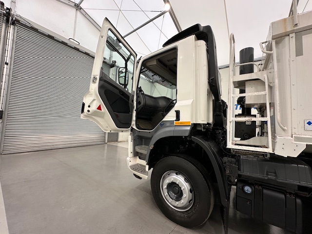 DAF CF 370 8×4 Day Cab Tipper