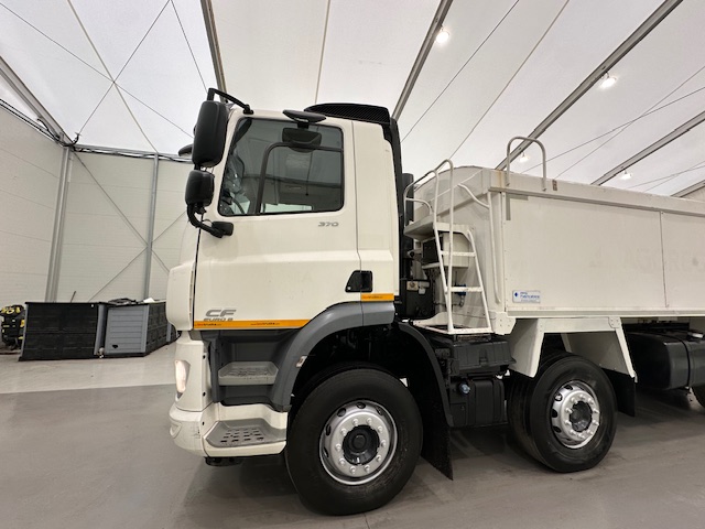 DAF CF 370 8×4 Day Cab Tipper