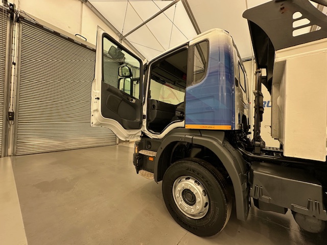 Scania P400 8×4 Rest Cab Steel Tipper