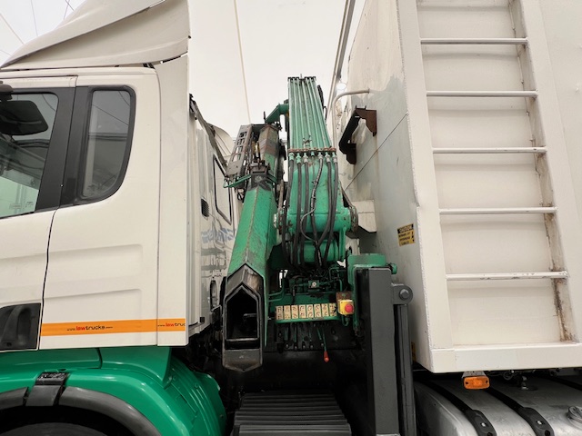 Scania P270 10 Tyre Day Cab Bulk Tipper with Crane