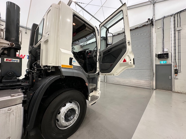 DAF CF 370 8×4 Day Cab Tipper