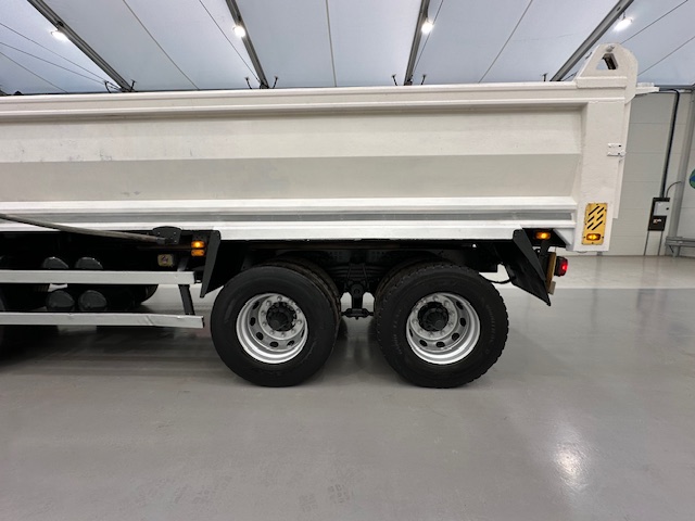 Scania P400 8×4 Rest Cab Steel Tipper