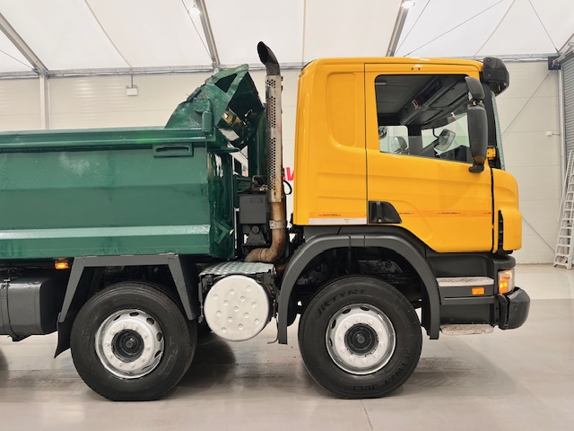 Scania P380 8×4 Day Cab Steel Tipper Manual