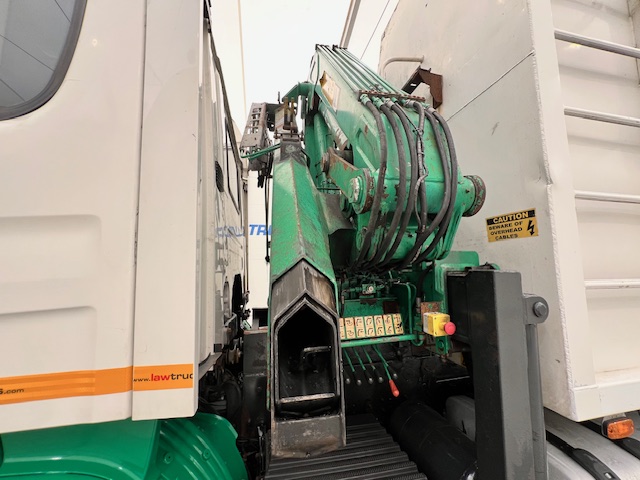 Scania P270 10 Tyre Day Cab Bulk Tipper with Crane