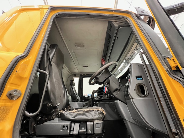 Scania P380 8×4 Day Cab Steel Tipper Manual