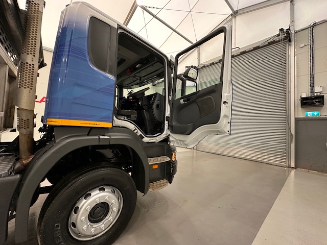 Scania P400 8×4 Rest Cab Steel Tipper