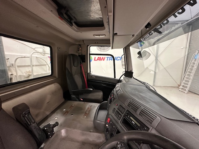 DAF CF 370 8×4 Day Cab Tipper
