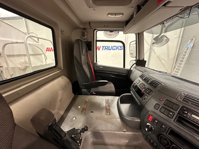 DAF CF 370 8×4 Day Cab Tipper
