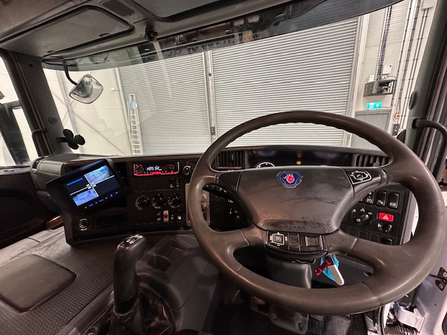 Scania P400 8×4 Rest Cab Steel Tipper