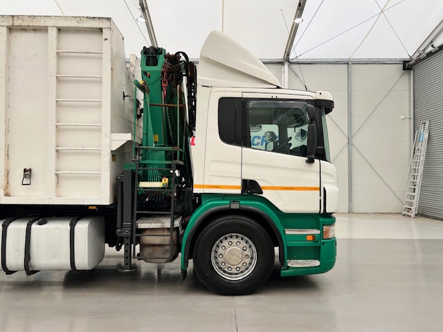 Scania P270 10 Tyre Day Cab Bulk Tipper with Crane