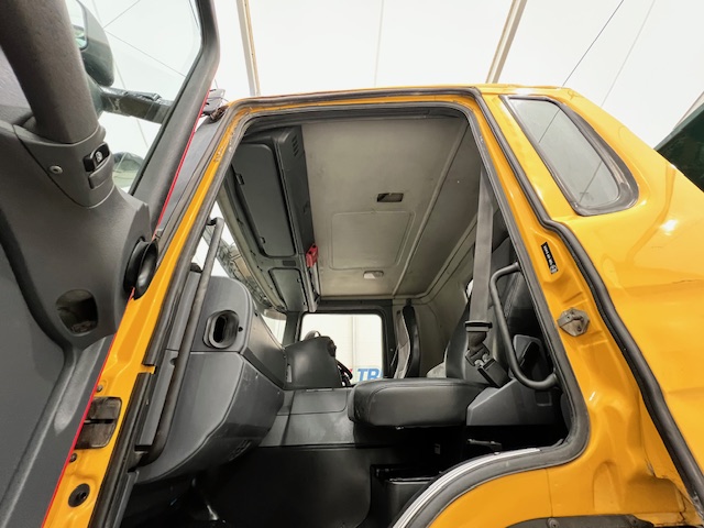 Scania P380 8×4 Day Cab Steel Tipper Manual