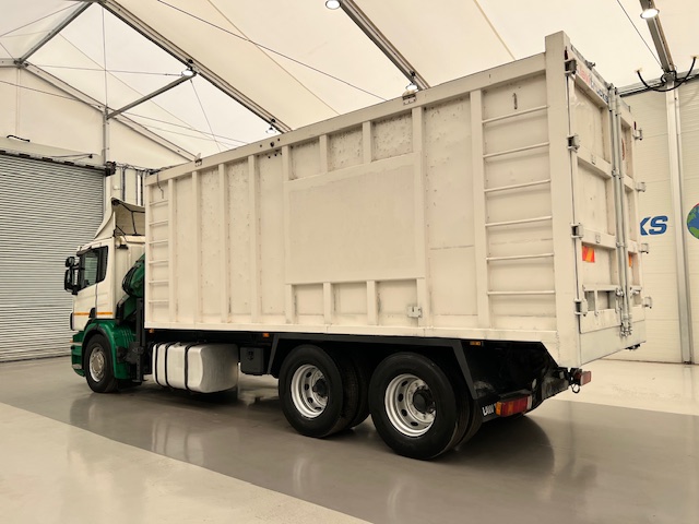 Scania P270 10 Tyre Day Cab Bulk Tipper with Crane