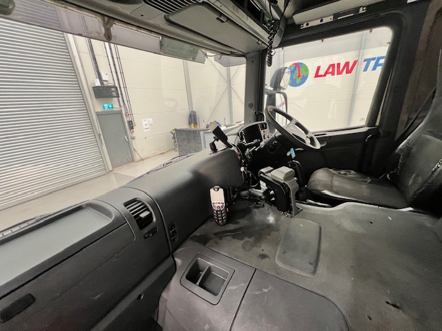 Scania P270 10 Tyre Day Cab Bulk Tipper with Crane