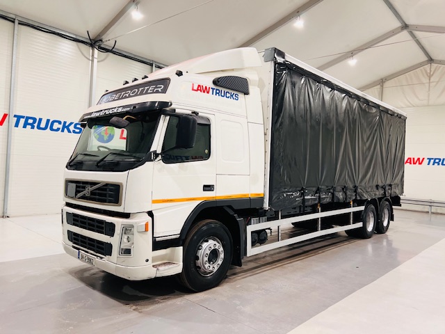 Volvo FM9 260 10 Tyre Sleeper Cab Curtainsider
