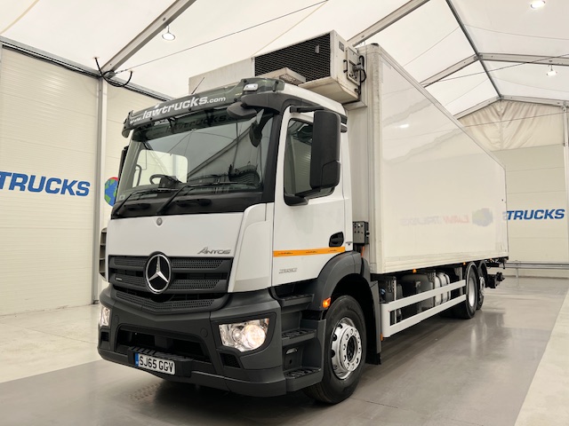 Mercedes Actros 2532 6×2 Rear Lift Day Cab Fridge Box