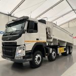 Volvo FM 410 8×4 Sleeper Cab Tar Spec Tipper - thumbnail
