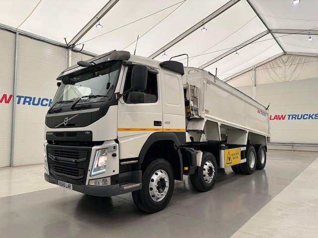 Volvo FM 410 8×4 Sleeper Cab Tar Spec Tipper