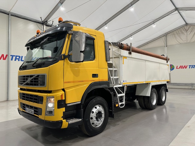 Volvo FM 300 6×4 Day Cab Tipper