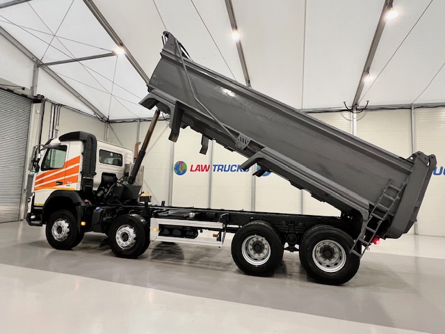 Volvo FMX 420 8×4 Day Cab Steel Tipper