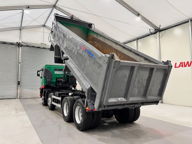 Volvo FM 400 8×4 Day Cab Tipper