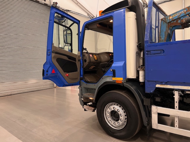 DAF CF75 310 Day Cab Dropside Brick Grab