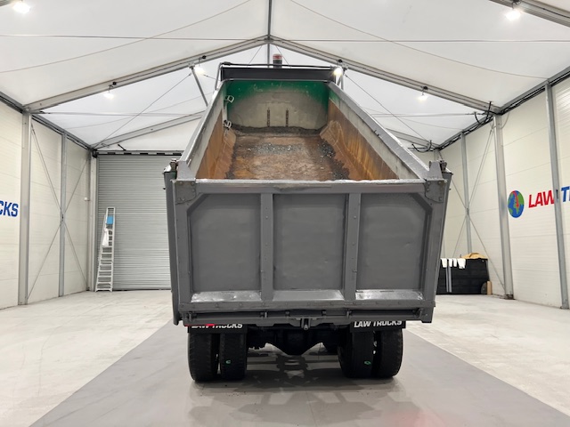 Volvo FM 400 8×4 Day Cab Tipper
