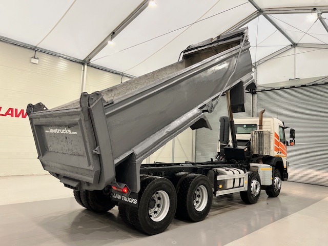 Volvo FMX 420 8×4 Day Cab Steel Tipper