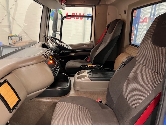 DAF CF75 310 Day Cab Dropside Brick Grab