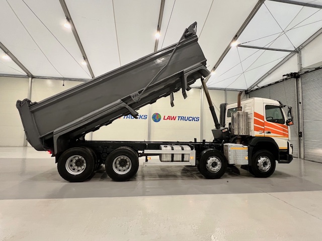 Volvo FMX 420 8×4 Day Cab Steel Tipper