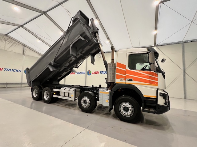 Volvo FMX 420 8×4 Day Cab Steel Tipper