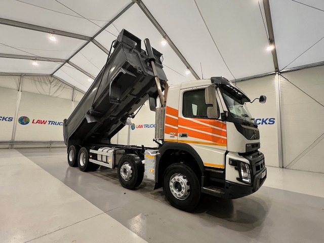 Volvo FMX 420 8×4 Day Cab Steel Tipper