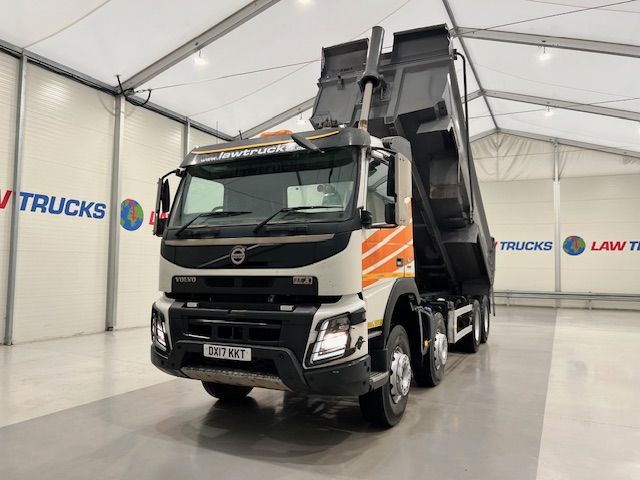 Volvo FMX 420 8×4 Day Cab Steel Tipper