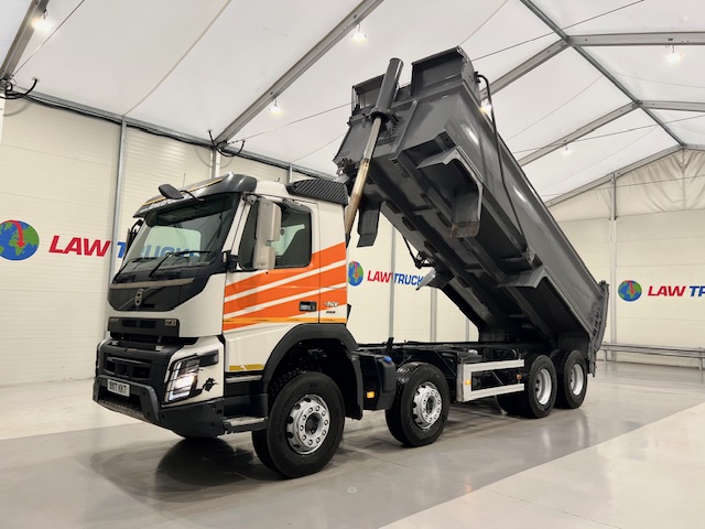 Volvo FMX 420 8×4 Day Cab Steel Tipper