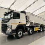 Volvo FM 410 8×4 Sleeper Cab Tar Spec Tipper - thumbnail