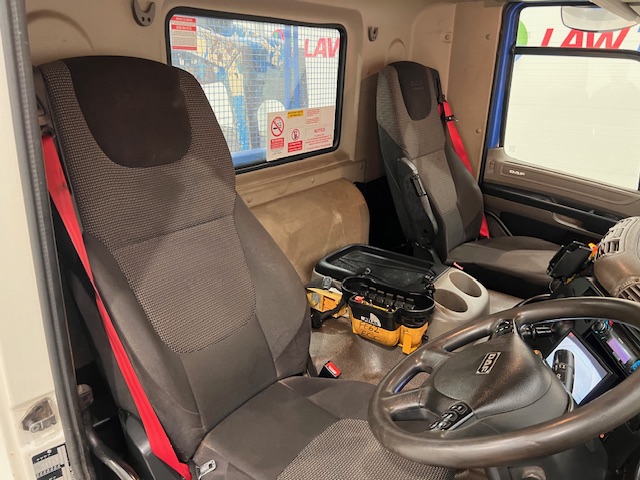 DAF CF75 310 Day Cab Dropside Brick Grab