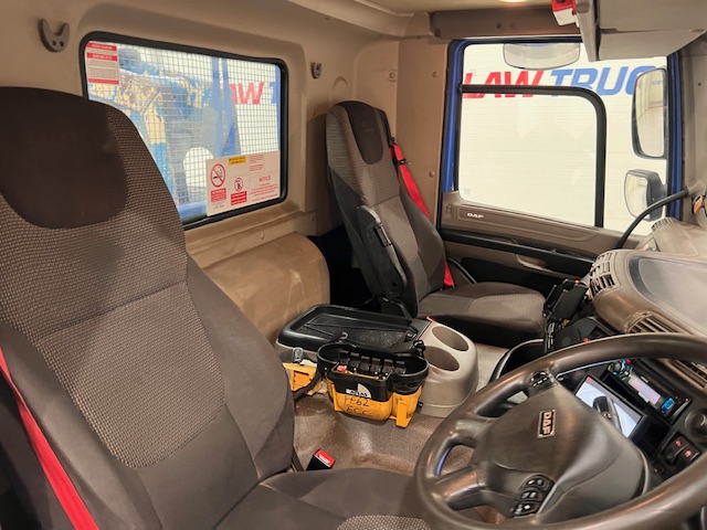 DAF CF75 310 Day Cab Dropside Brick Grab