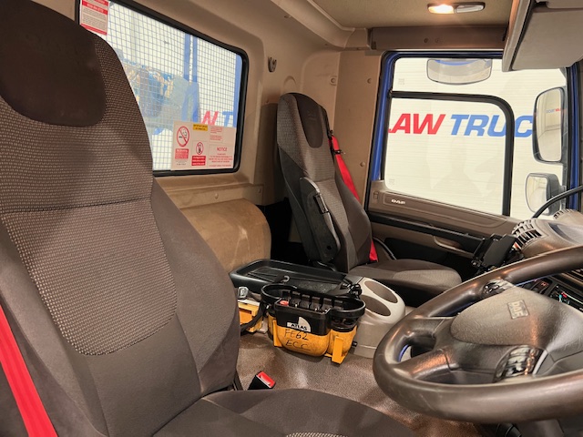 DAF CF75 310 Day Cab Dropside Brick Grab