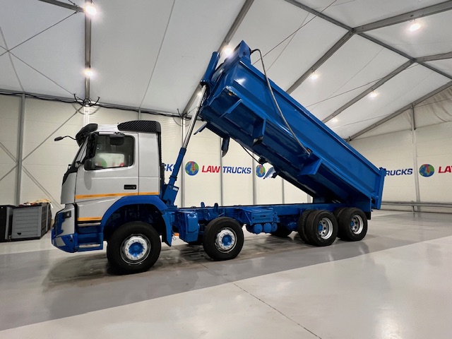 Volvo FMX 410 8×4 Day Cab Steel Tipper