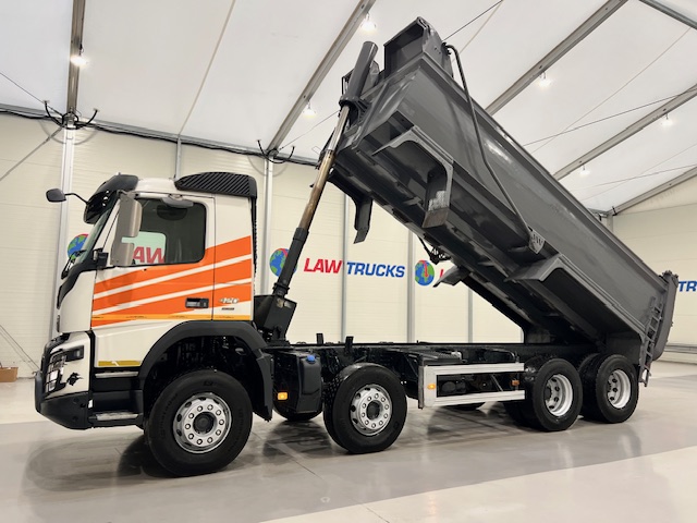 Volvo FMX 420 8×4 Day Cab Steel Tipper