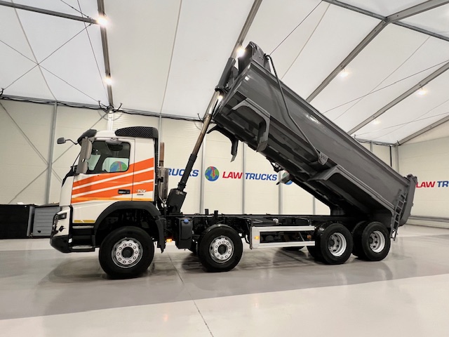 Volvo FMX 420 8×4 Day Cab Steel Tipper