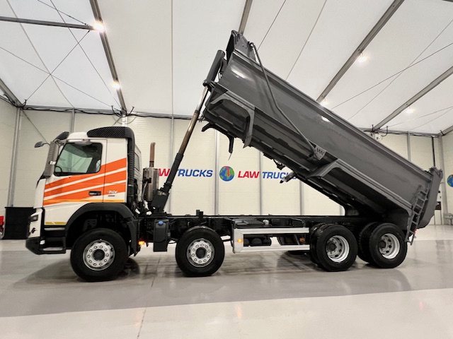 Volvo FMX 420 8×4 Day Cab Steel Tipper